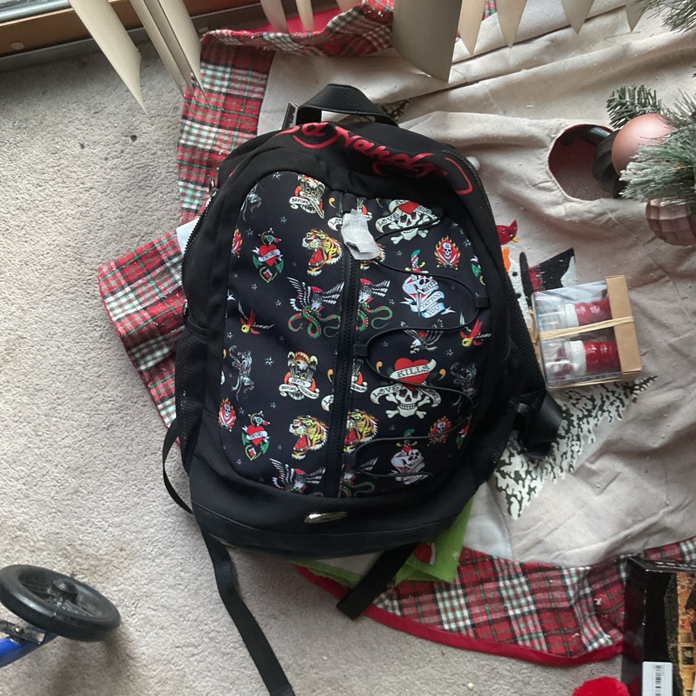 Ed Hardy - Picture 1 of 5